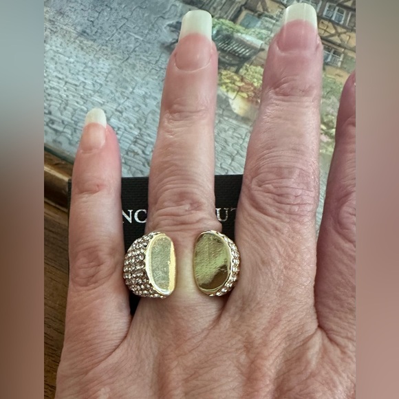 Vince Camuto Ring 8 Gold Tone Open Top with Rhinestones - Picture 4 of 4